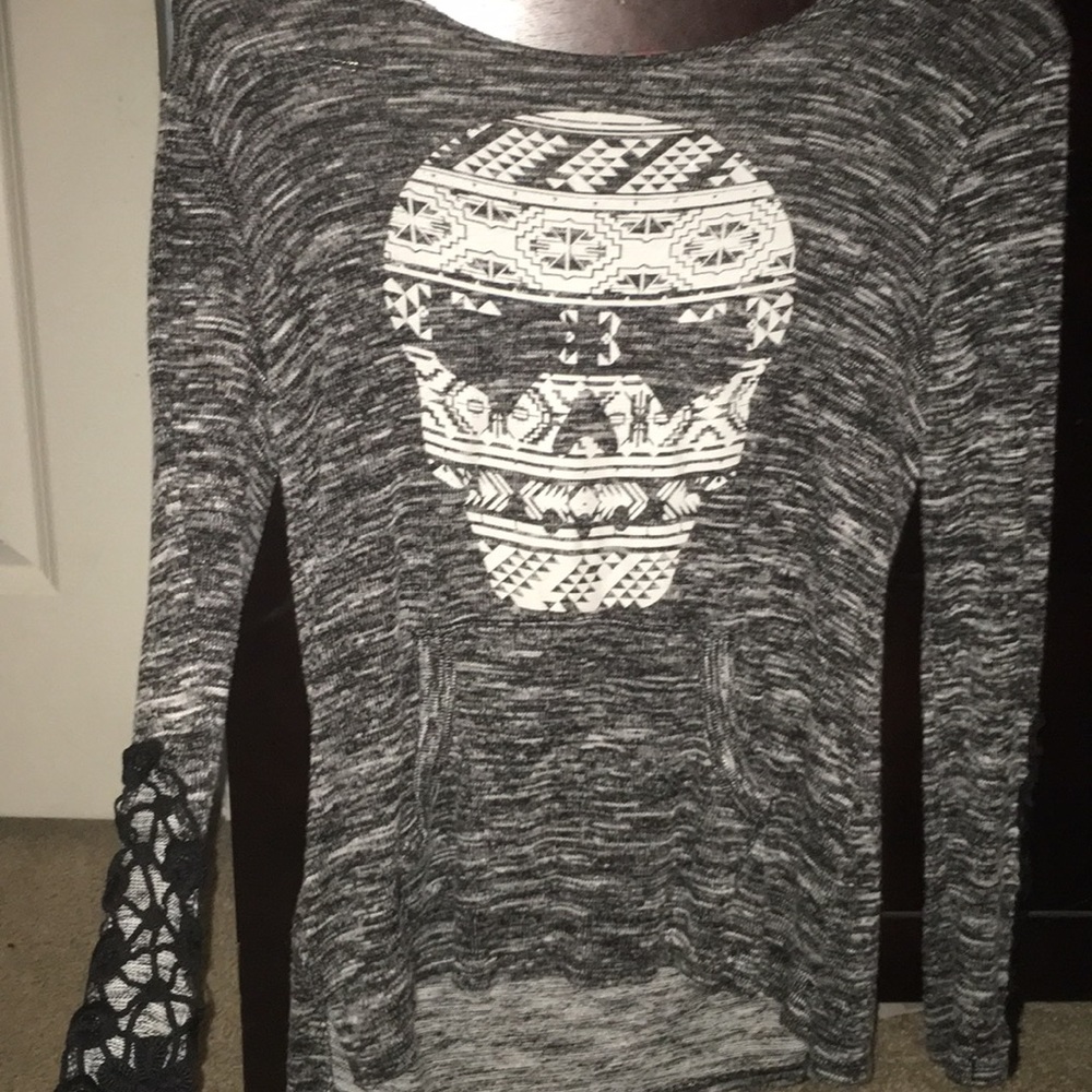 Soft skull long sleeve hoodied sweater shirt